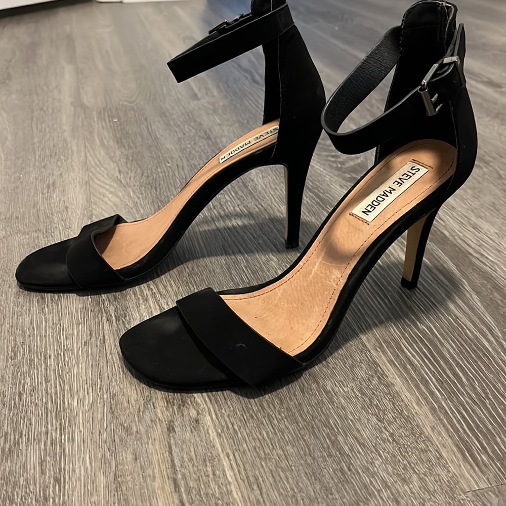 Steve Madden “Bayyside” black square toe